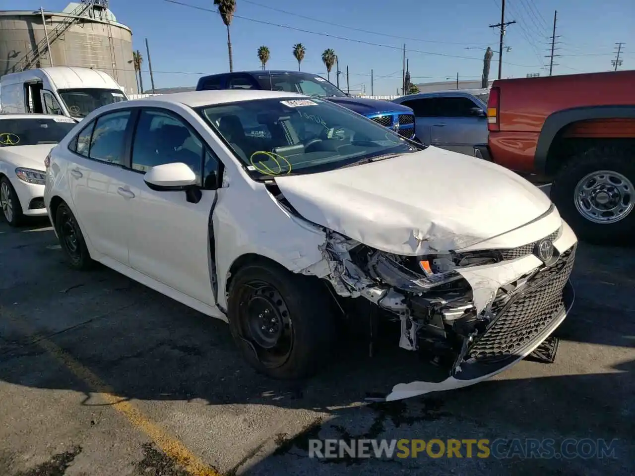 1 Photograph of a damaged car 5YFEPRAE6LP105099 TOYOTA COROLLA 2020