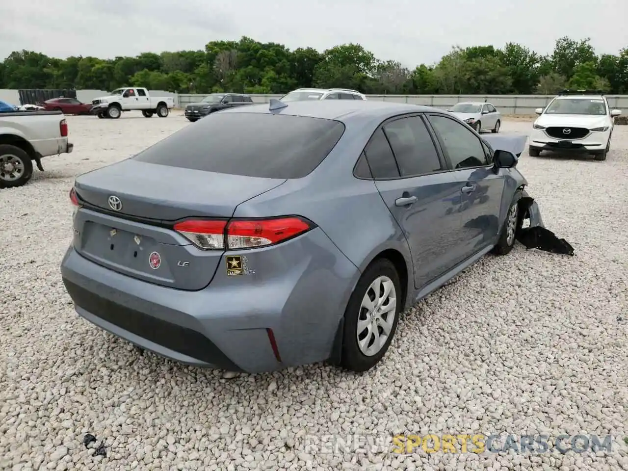 4 Photograph of a damaged car 5YFEPRAE6LP105331 TOYOTA COROLLA 2020