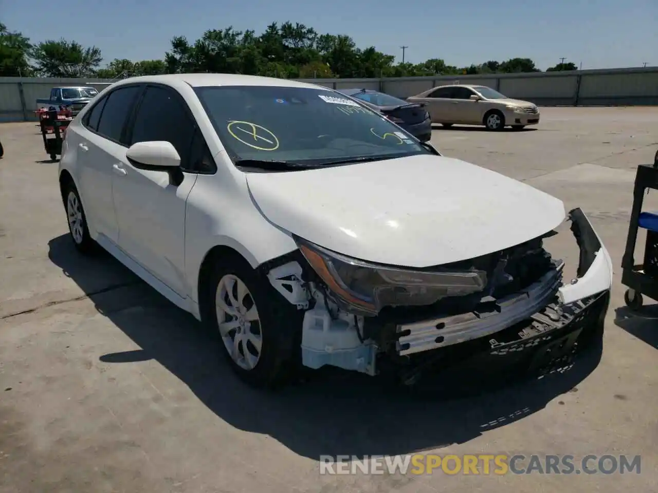 1 Photograph of a damaged car 5YFEPRAE6LP105376 TOYOTA COROLLA 2020