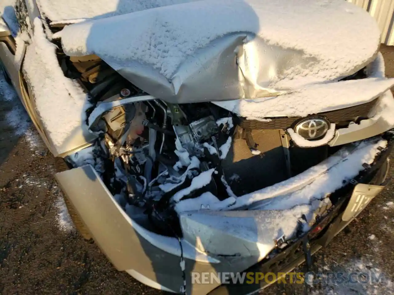 9 Photograph of a damaged car 5YFEPRAE6LP106219 TOYOTA COROLLA 2020