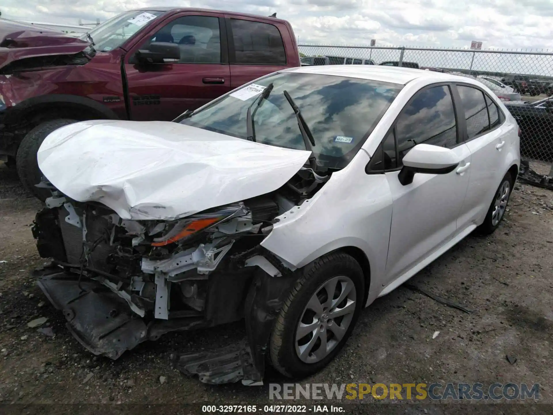 2 Photograph of a damaged car 5YFEPRAE6LP106513 TOYOTA COROLLA 2020