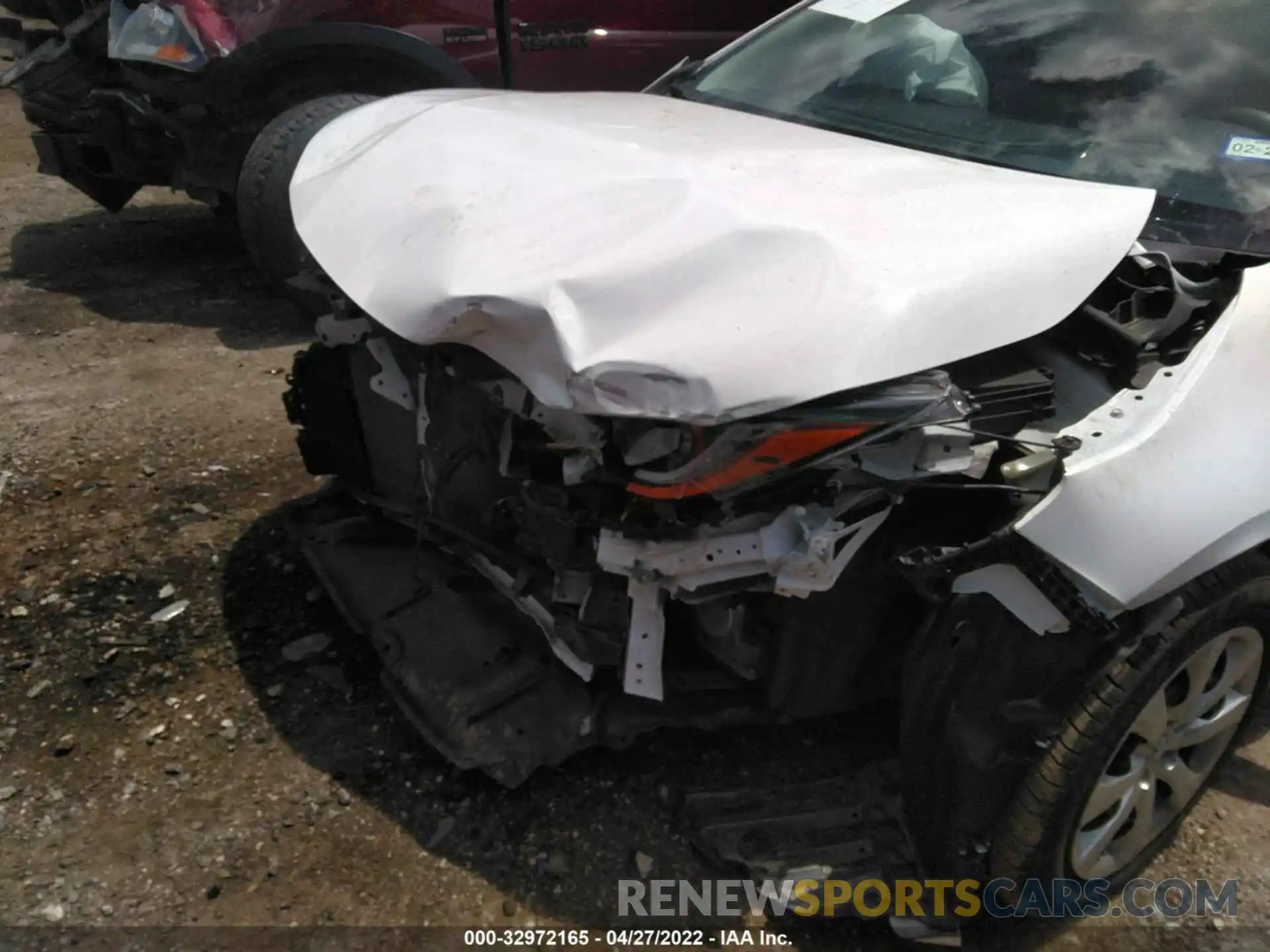 6 Photograph of a damaged car 5YFEPRAE6LP106513 TOYOTA COROLLA 2020