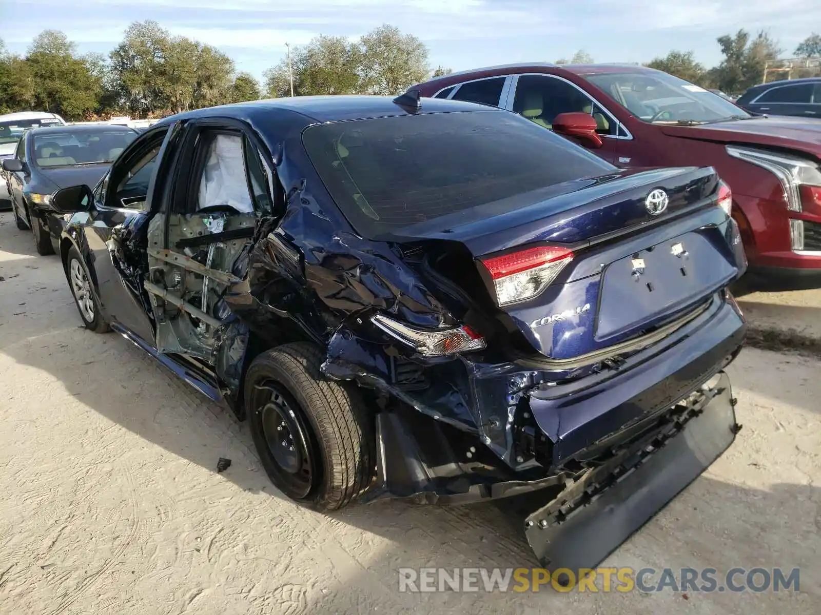 3 Photograph of a damaged car 5YFEPRAE6LP106835 TOYOTA COROLLA 2020