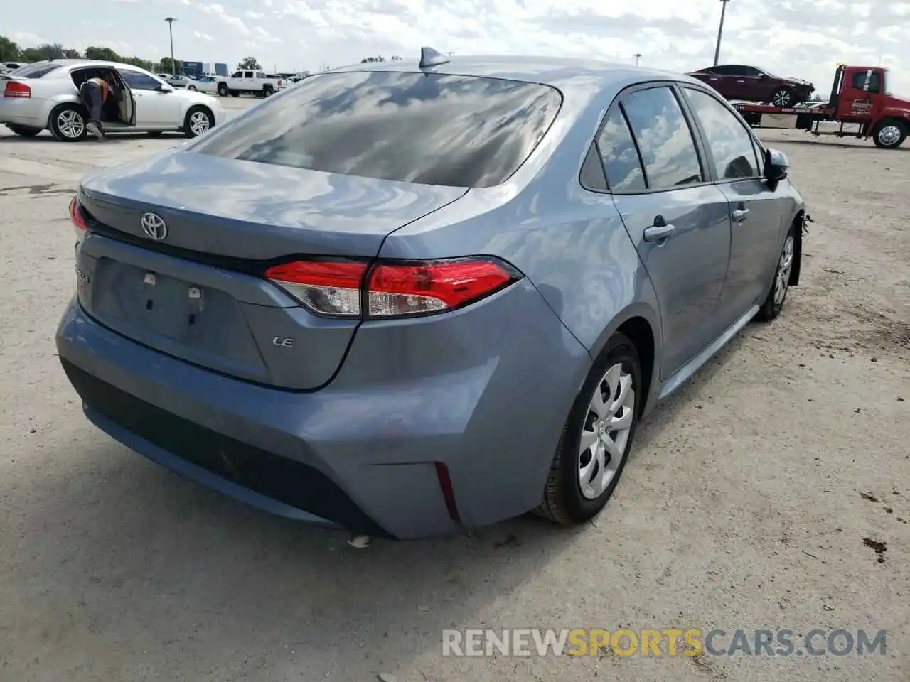 4 Photograph of a damaged car 5YFEPRAE6LP108827 TOYOTA COROLLA 2020