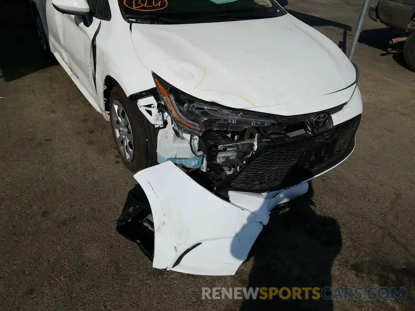 9 Photograph of a damaged car 5YFEPRAE6LP110206 TOYOTA COROLLA 2020