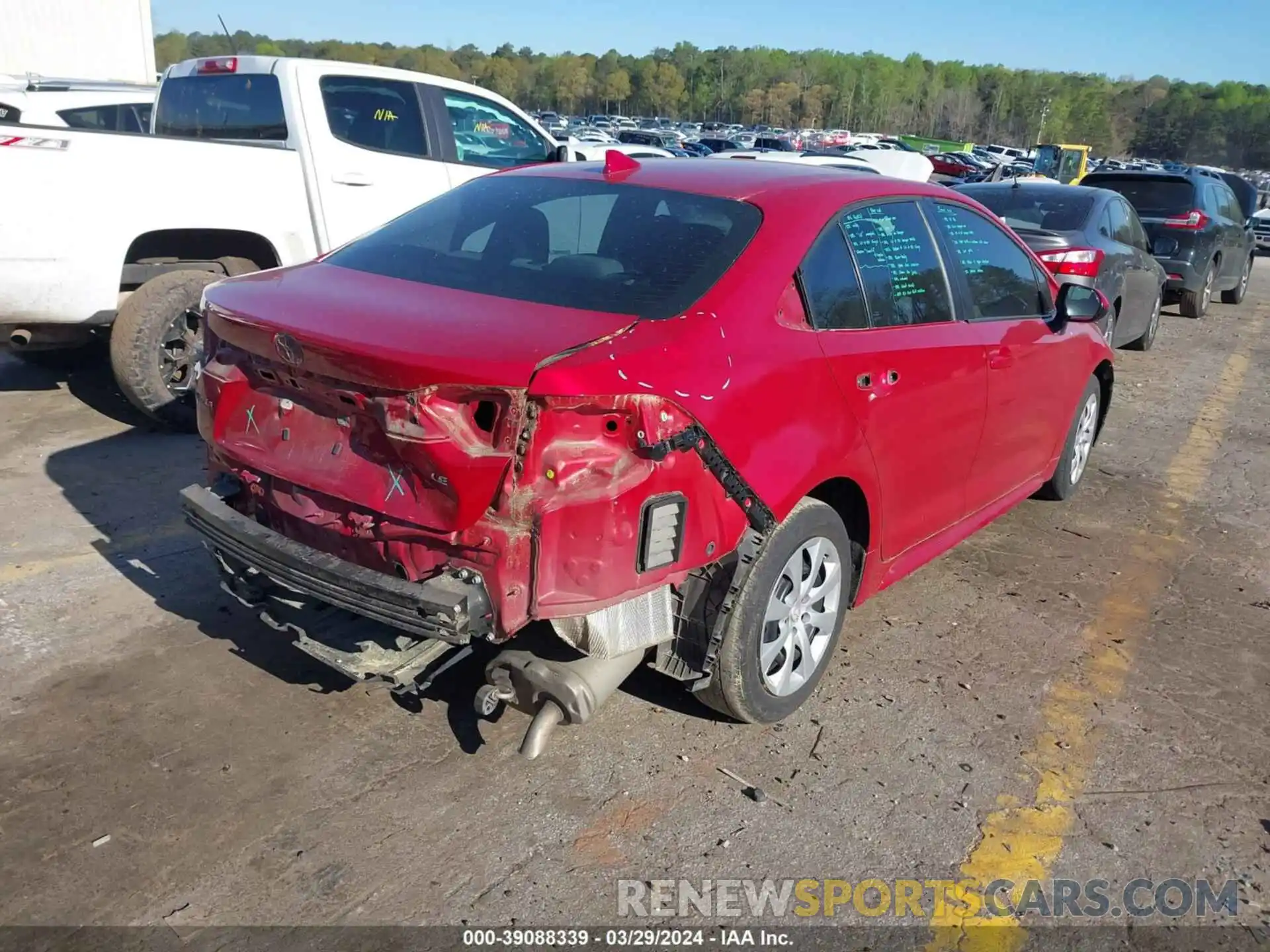 4 Photograph of a damaged car 5YFEPRAE6LP110528 TOYOTA COROLLA 2020