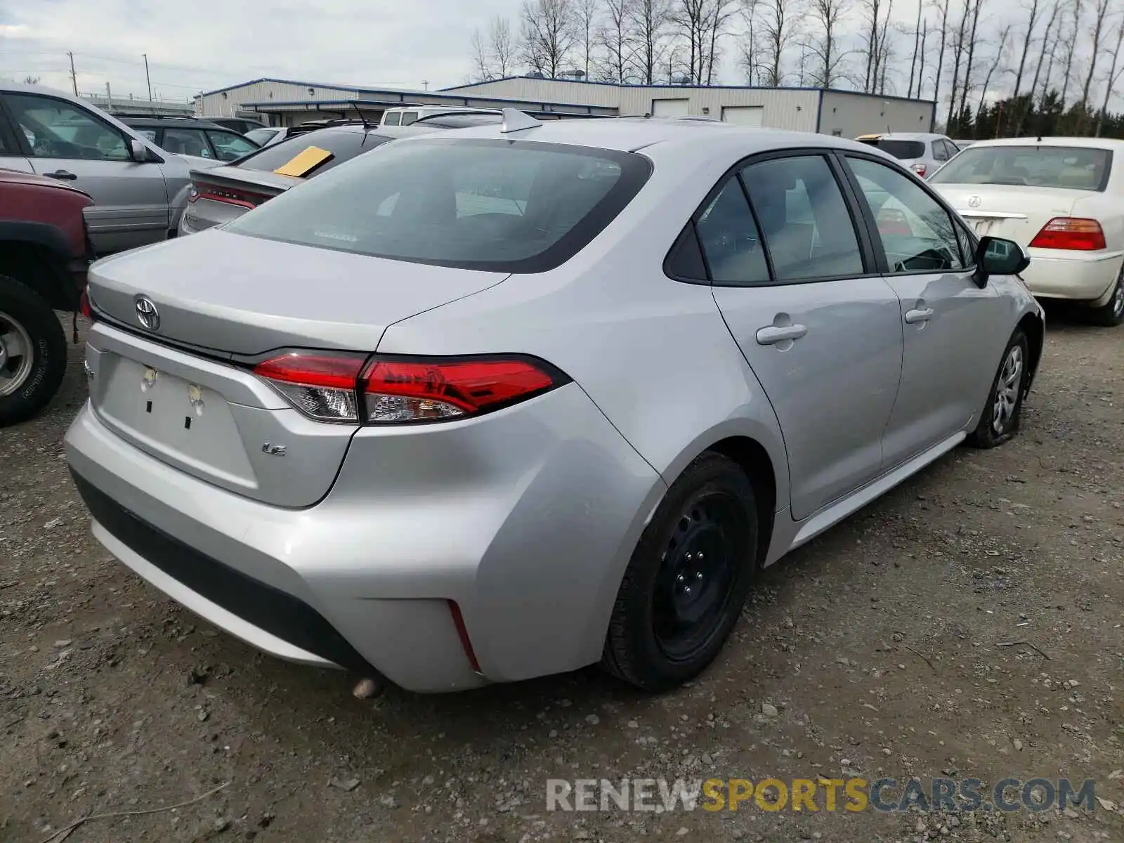 4 Photograph of a damaged car 5YFEPRAE6LP110769 TOYOTA COROLLA 2020