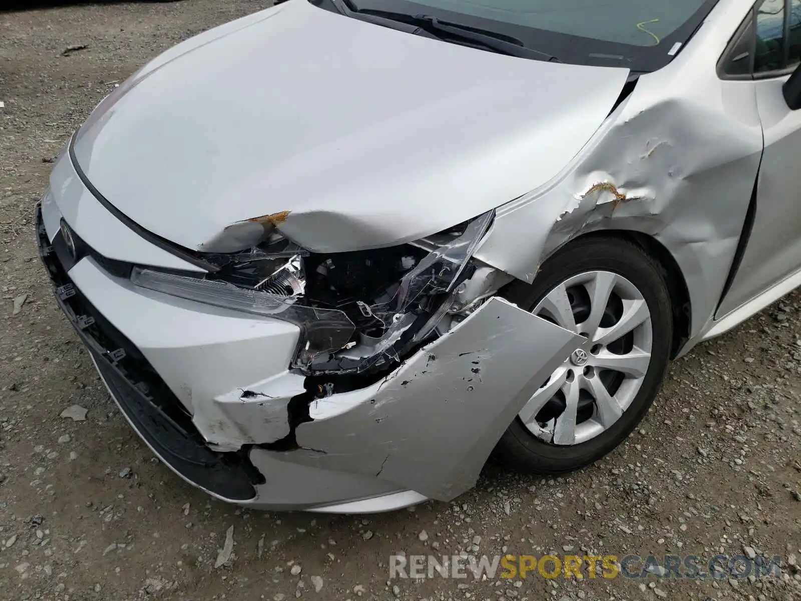 9 Photograph of a damaged car 5YFEPRAE6LP110769 TOYOTA COROLLA 2020