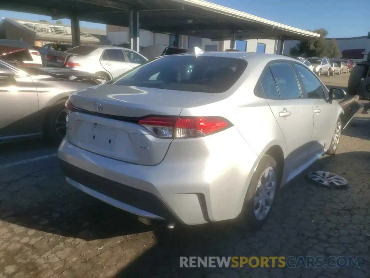 4 Photograph of a damaged car 5YFEPRAE6LP110805 TOYOTA COROLLA 2020