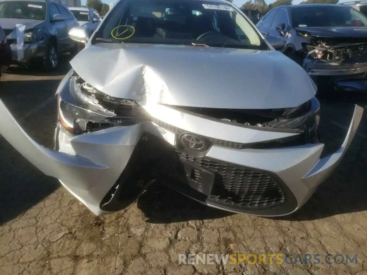 9 Photograph of a damaged car 5YFEPRAE6LP110805 TOYOTA COROLLA 2020