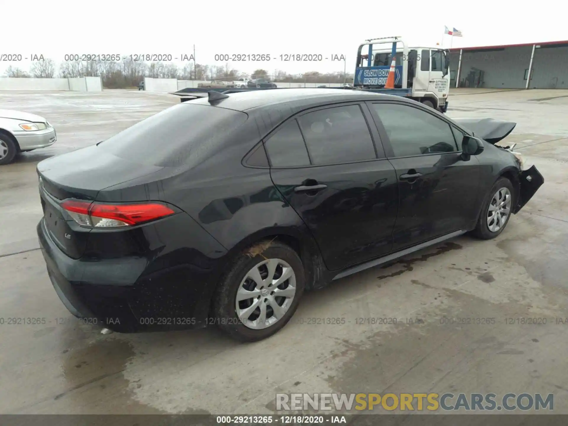 4 Photograph of a damaged car 5YFEPRAE6LP113476 TOYOTA COROLLA 2020