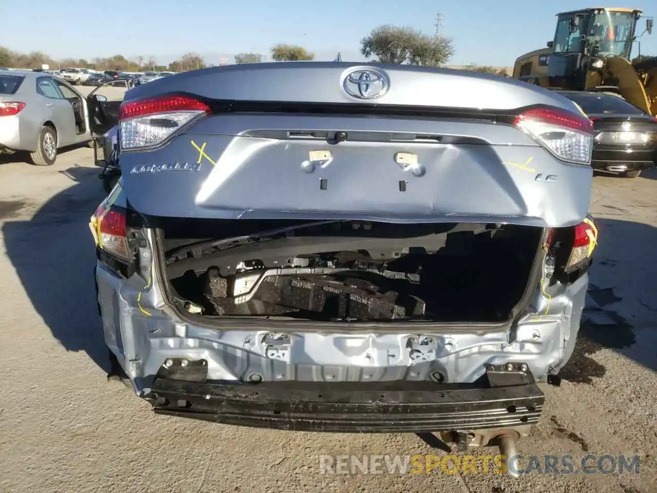 9 Photograph of a damaged car 5YFEPRAE6LP113946 TOYOTA COROLLA 2020