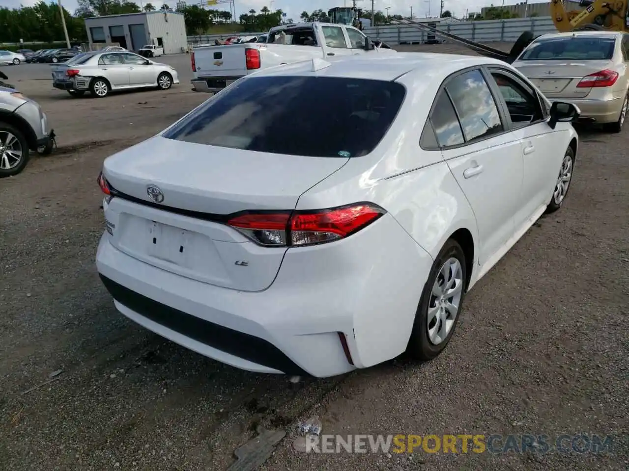 4 Photograph of a damaged car 5YFEPRAE6LP115227 TOYOTA COROLLA 2020