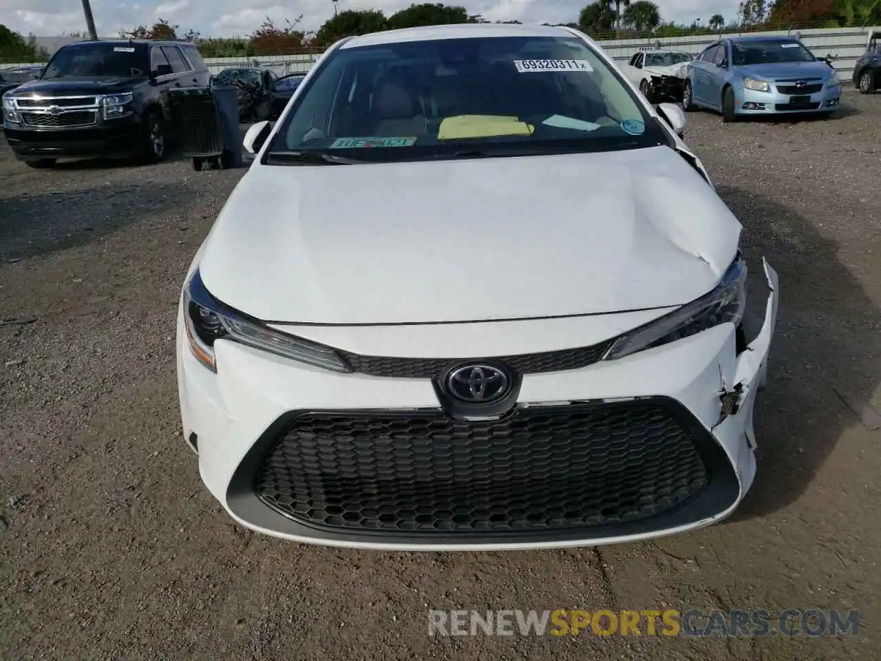 9 Photograph of a damaged car 5YFEPRAE6LP115227 TOYOTA COROLLA 2020