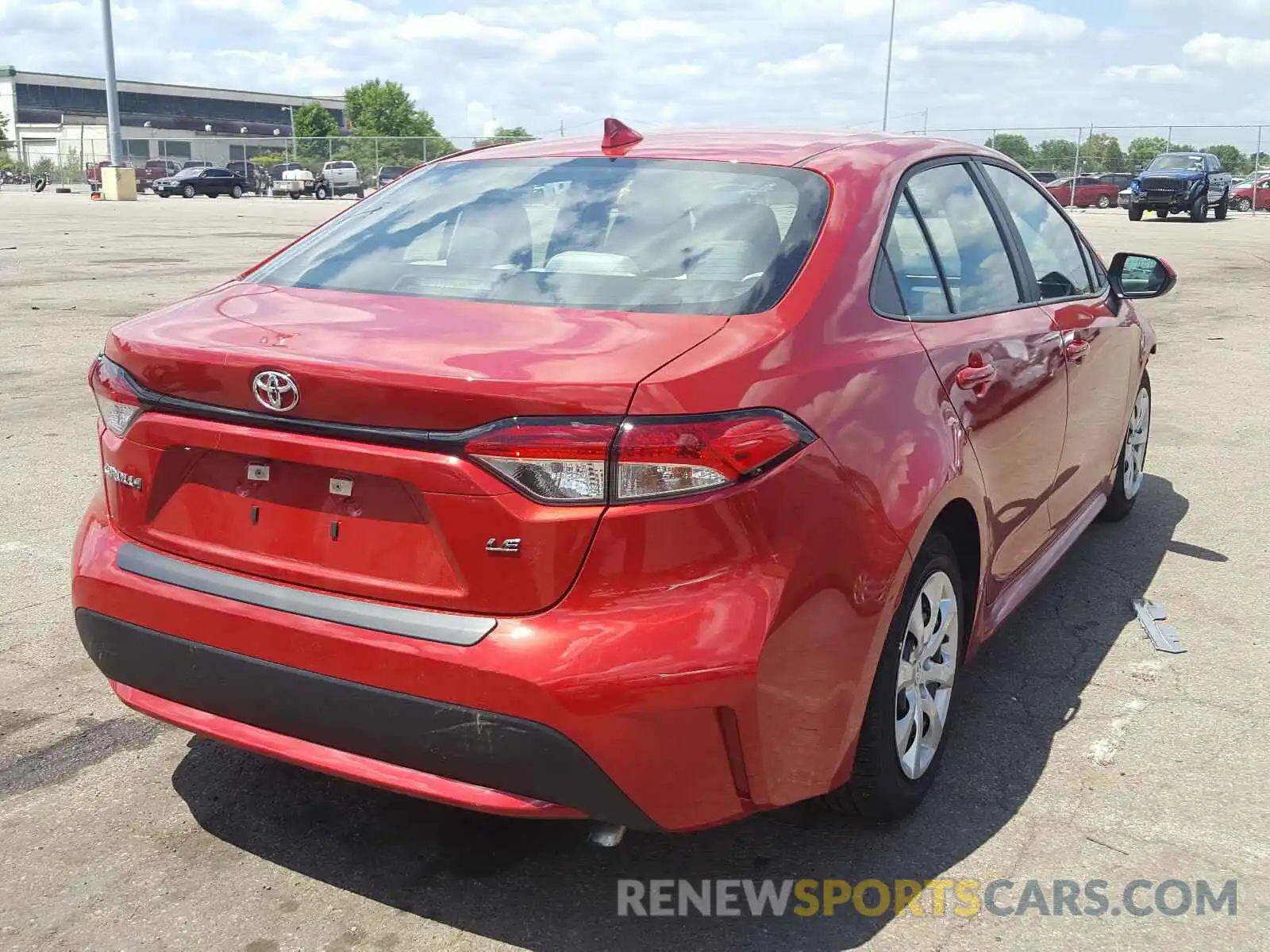 4 Photograph of a damaged car 5YFEPRAE6LP115468 TOYOTA COROLLA 2020