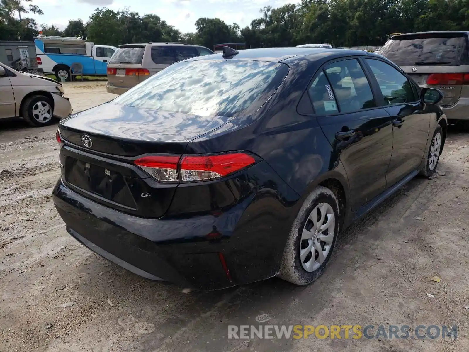 4 Photograph of a damaged car 5YFEPRAE6LP116054 TOYOTA COROLLA 2020