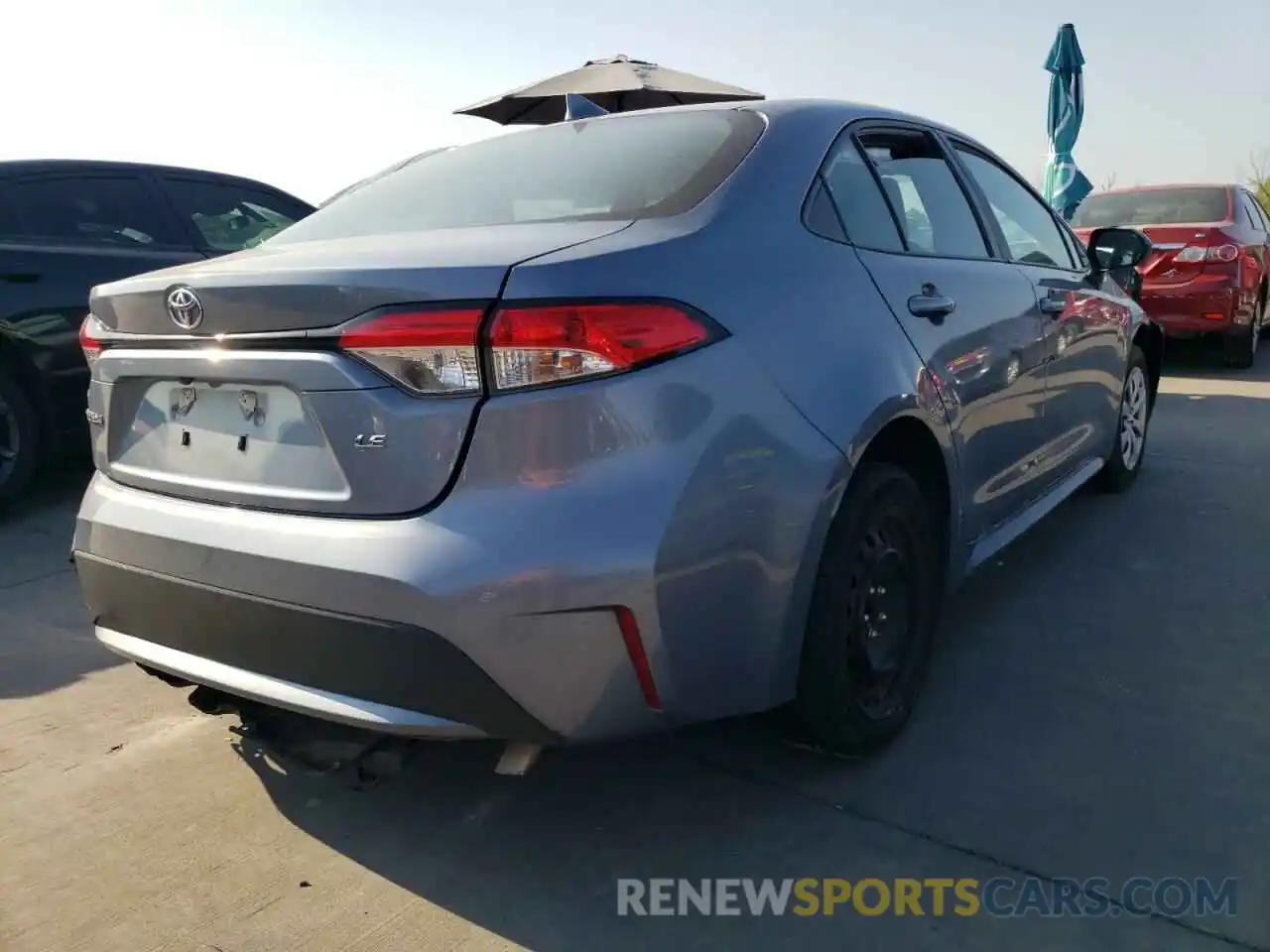 4 Photograph of a damaged car 5YFEPRAE6LP116457 TOYOTA COROLLA 2020