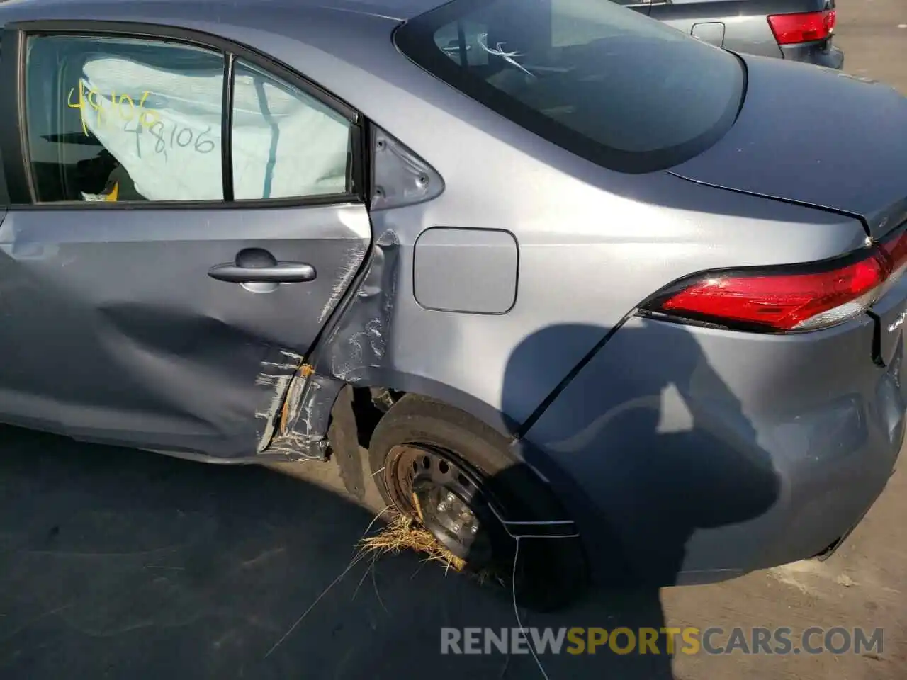 9 Photograph of a damaged car 5YFEPRAE6LP116457 TOYOTA COROLLA 2020