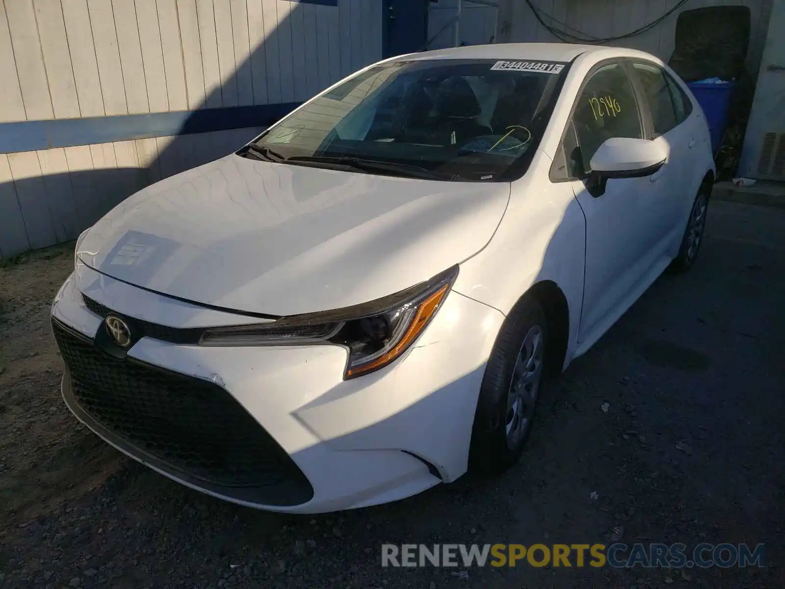 2 Photograph of a damaged car 5YFEPRAE6LP117236 TOYOTA COROLLA 2020