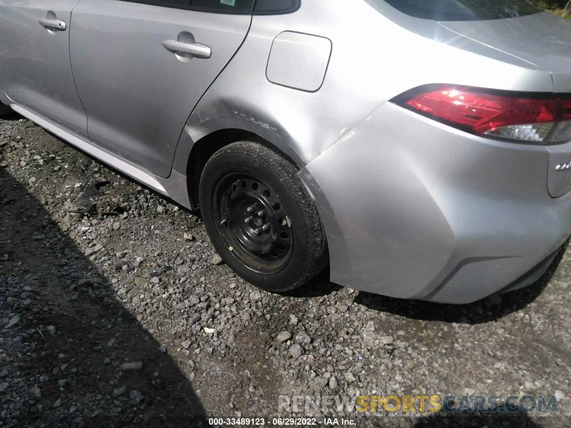 6 Photograph of a damaged car 5YFEPRAE6LP117429 TOYOTA COROLLA 2020