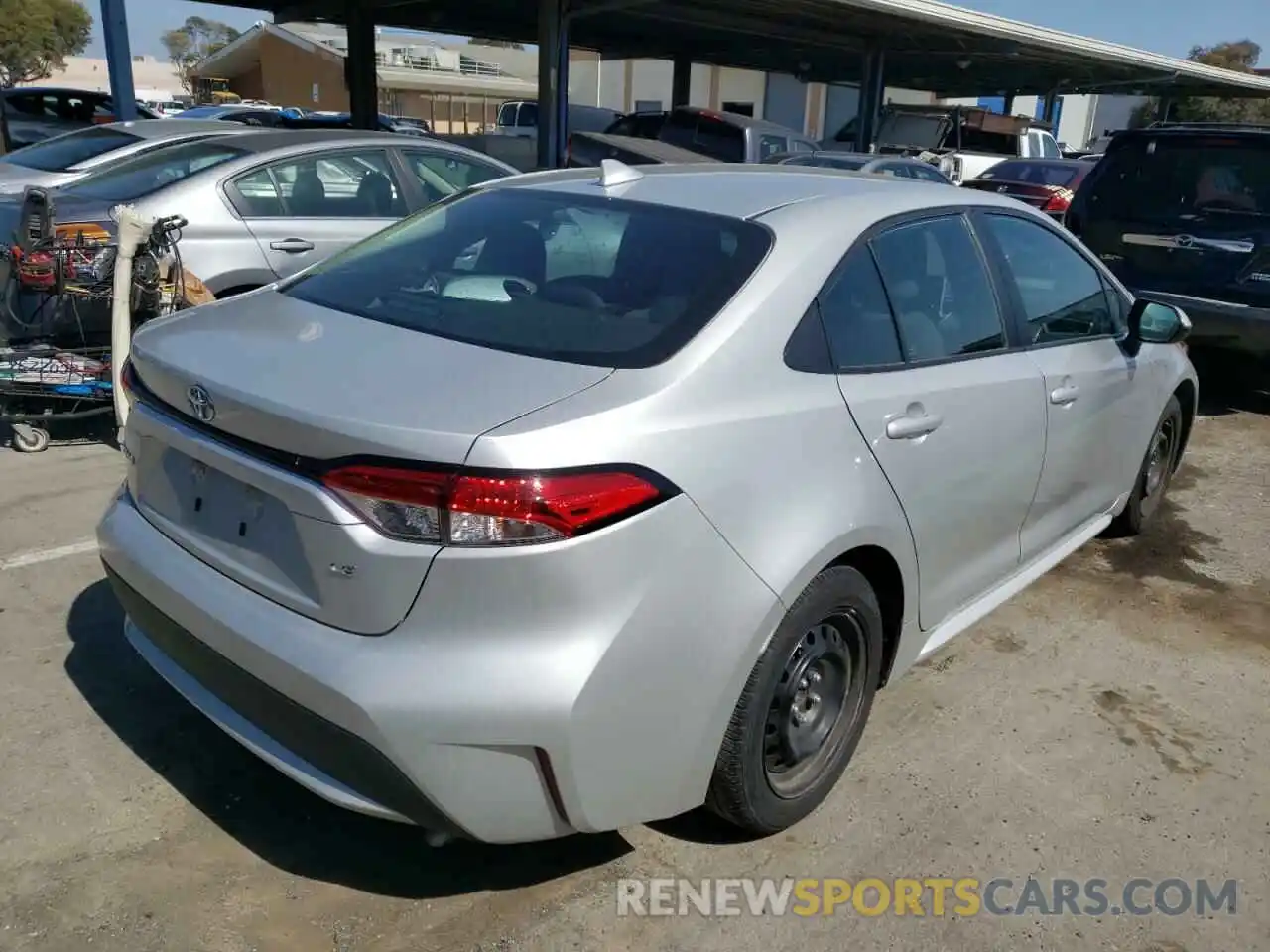 4 Photograph of a damaged car 5YFEPRAE6LP117835 TOYOTA COROLLA 2020