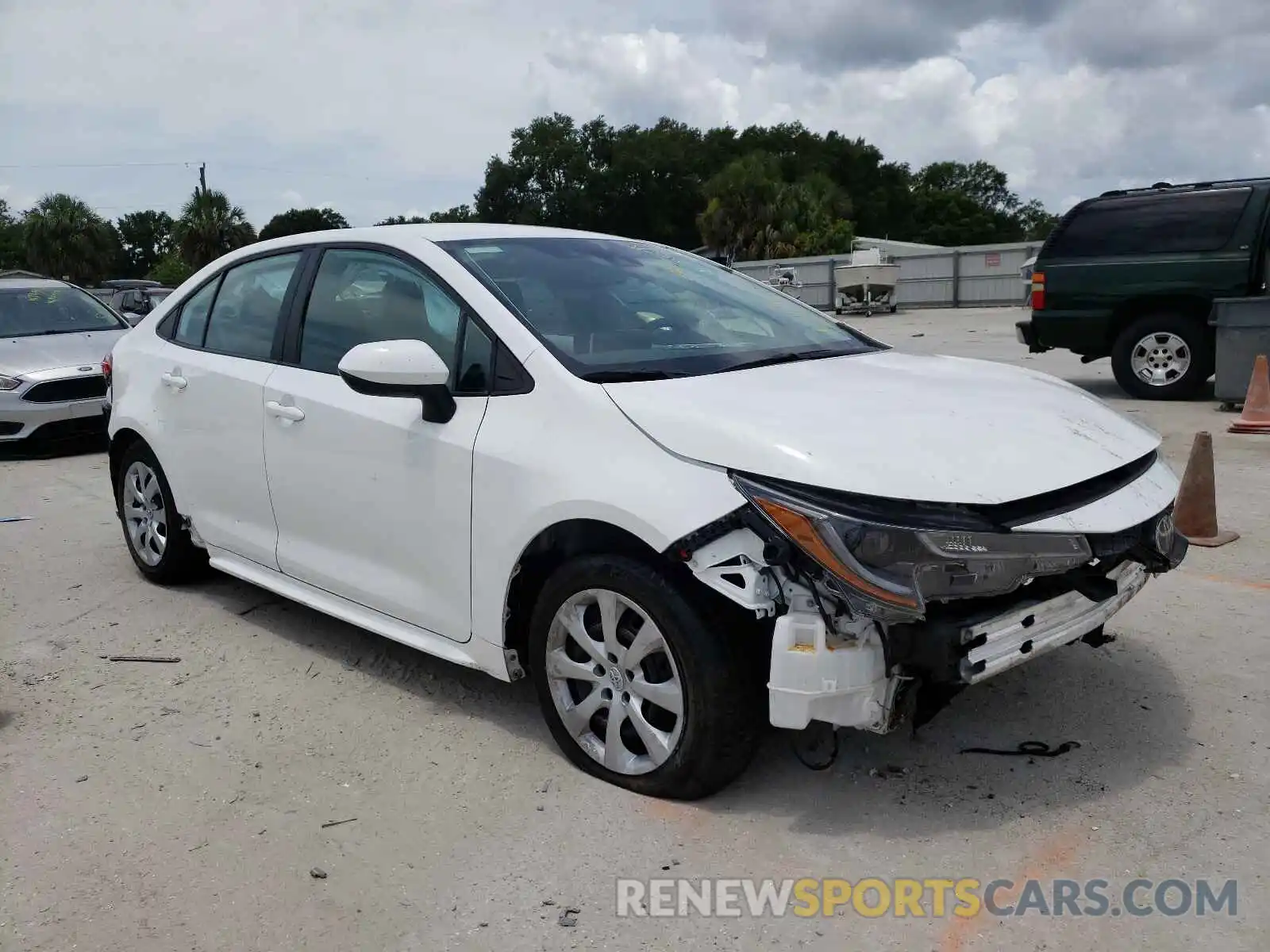 1 Photograph of a damaged car 5YFEPRAE6LP118340 TOYOTA COROLLA 2020