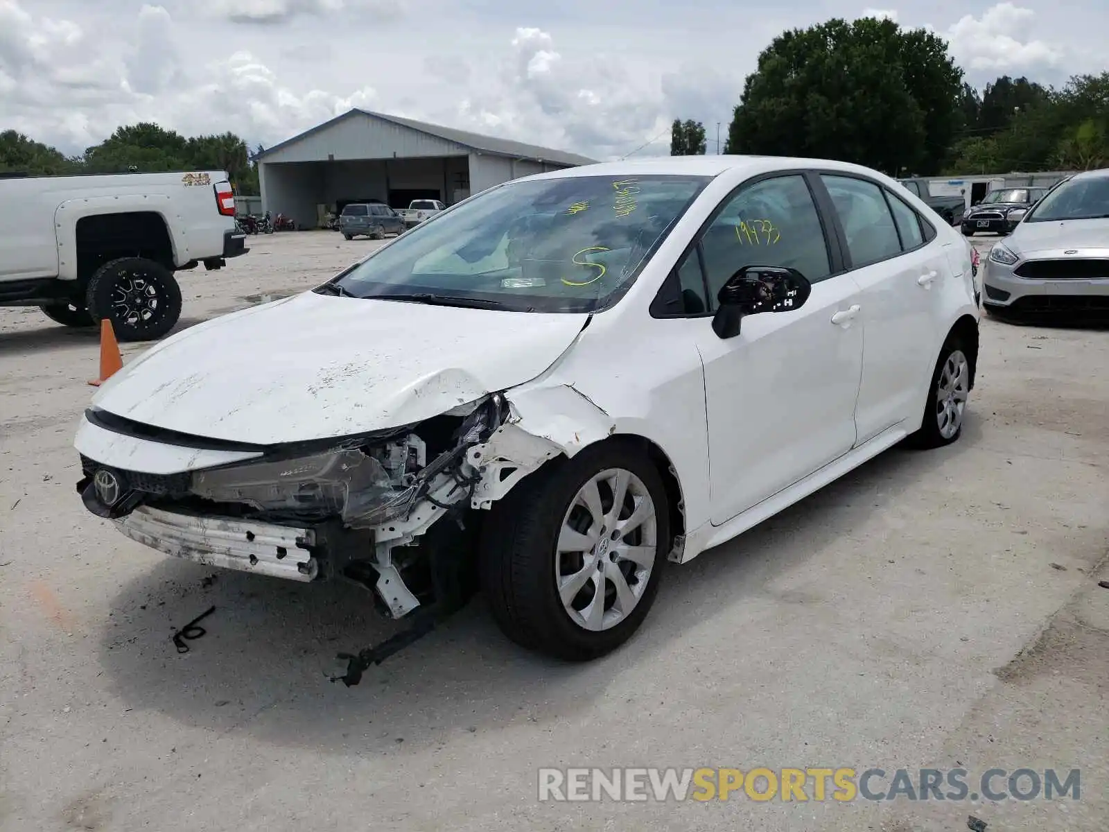 2 Photograph of a damaged car 5YFEPRAE6LP118340 TOYOTA COROLLA 2020