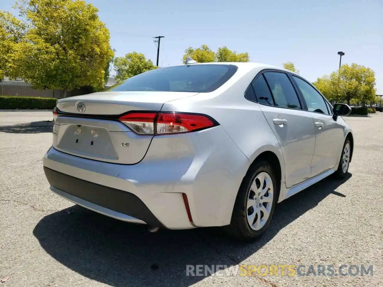 4 Photograph of a damaged car 5YFEPRAE6LP119052 TOYOTA COROLLA 2020