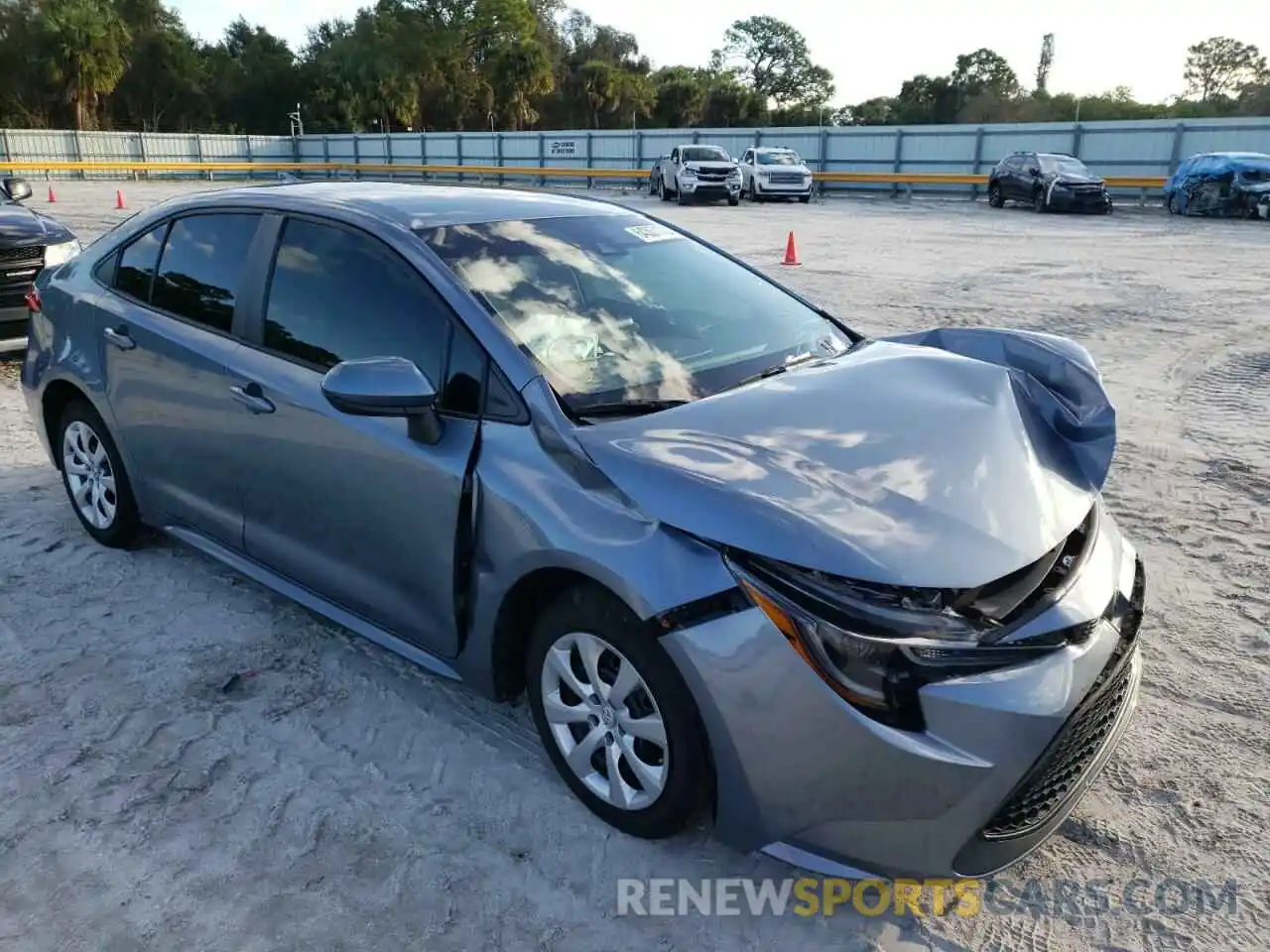 1 Photograph of a damaged car 5YFEPRAE6LP120685 TOYOTA COROLLA 2020