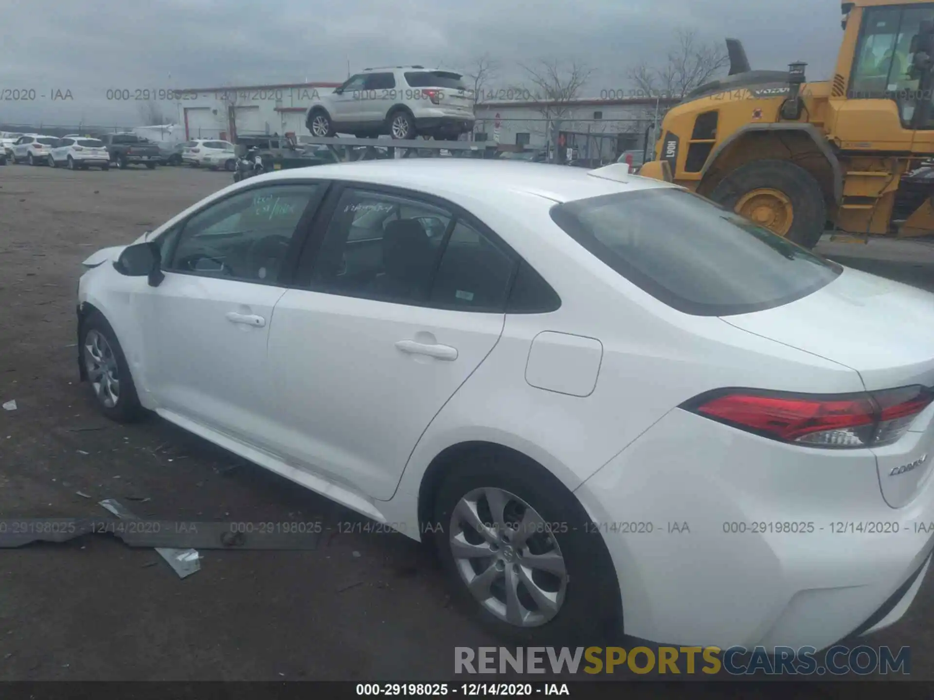 3 Photograph of a damaged car 5YFEPRAE6LP120976 TOYOTA COROLLA 2020