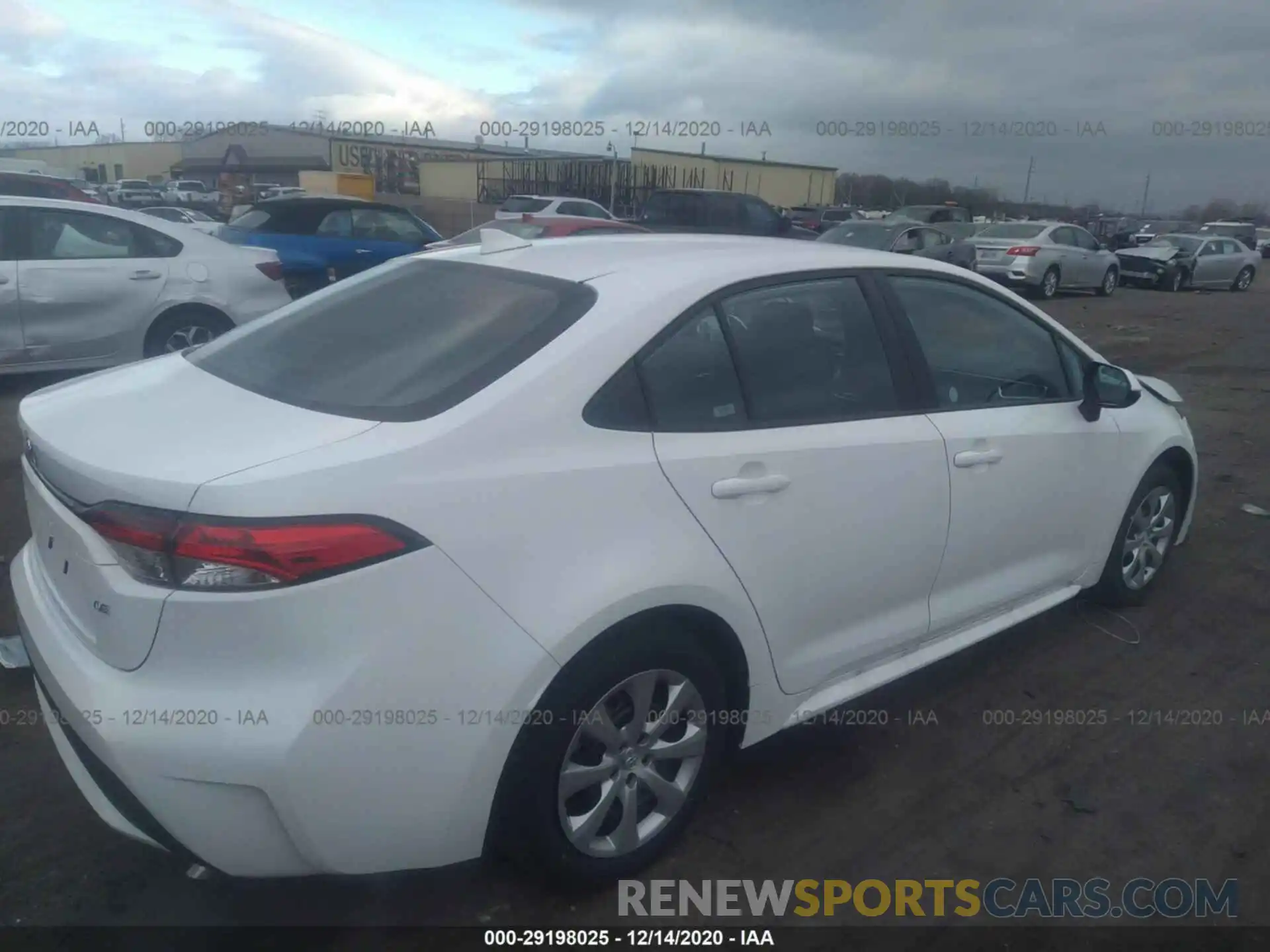 4 Photograph of a damaged car 5YFEPRAE6LP120976 TOYOTA COROLLA 2020