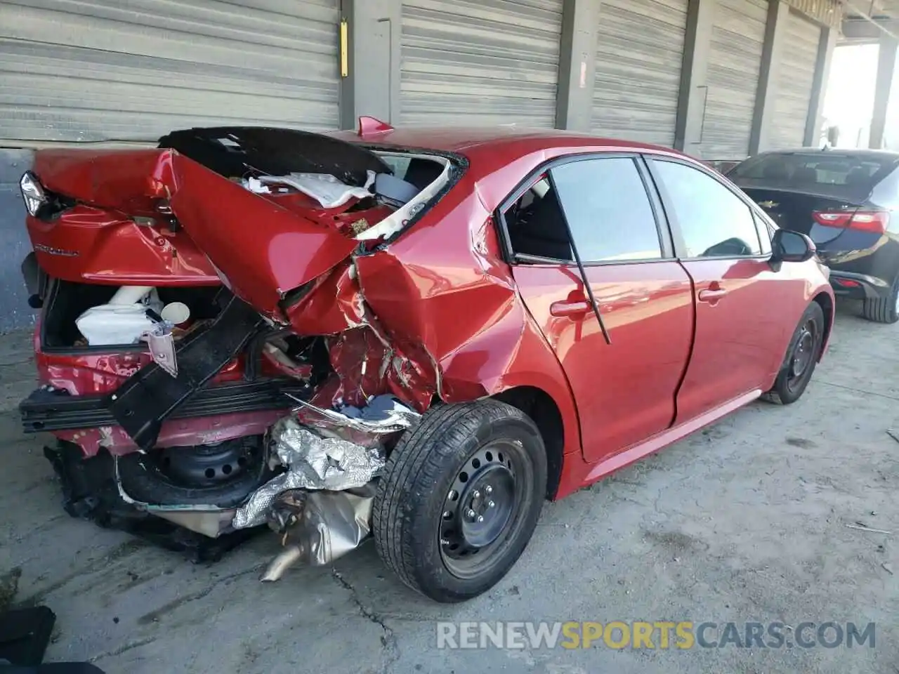 4 Photograph of a damaged car 5YFEPRAE6LP121464 TOYOTA COROLLA 2020