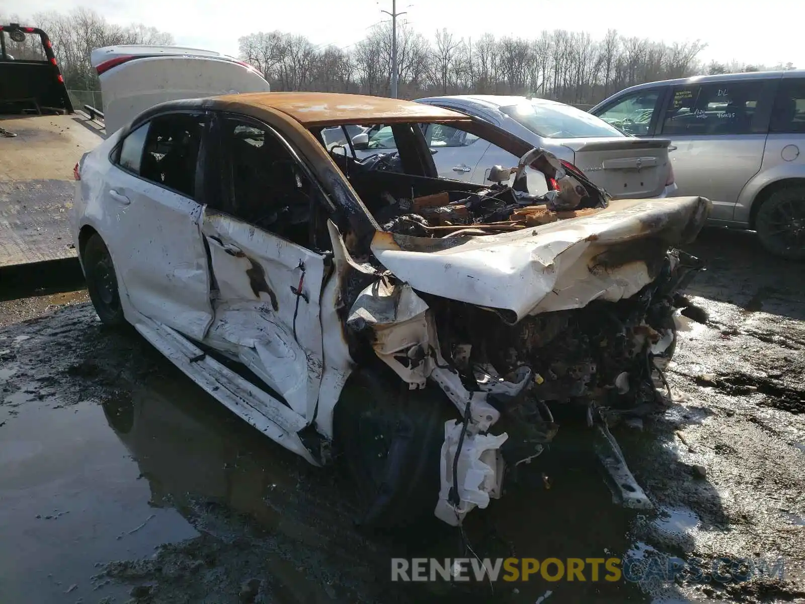 1 Photograph of a damaged car 5YFEPRAE6LP121786 TOYOTA COROLLA 2020