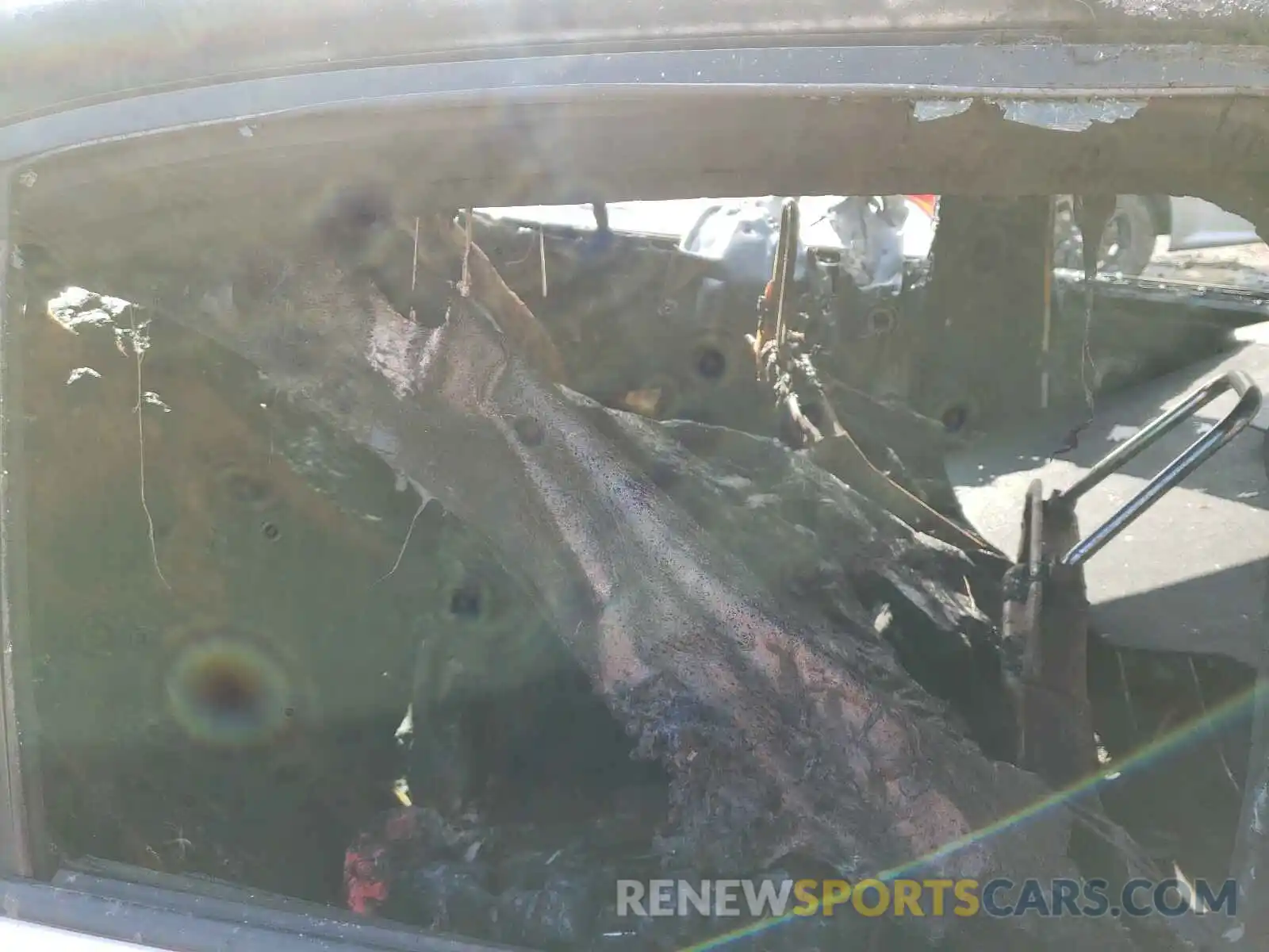6 Photograph of a damaged car 5YFEPRAE6LP121786 TOYOTA COROLLA 2020