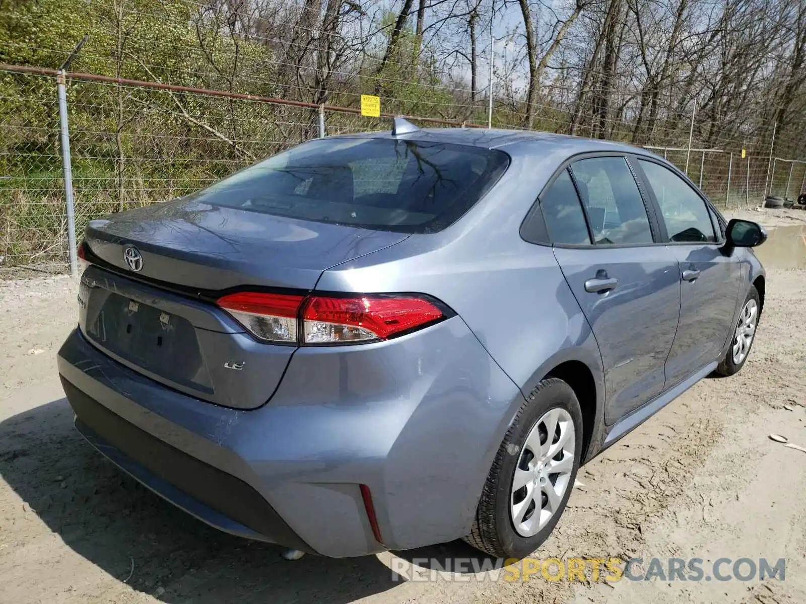 4 Photograph of a damaged car 5YFEPRAE6LP123408 TOYOTA COROLLA 2020