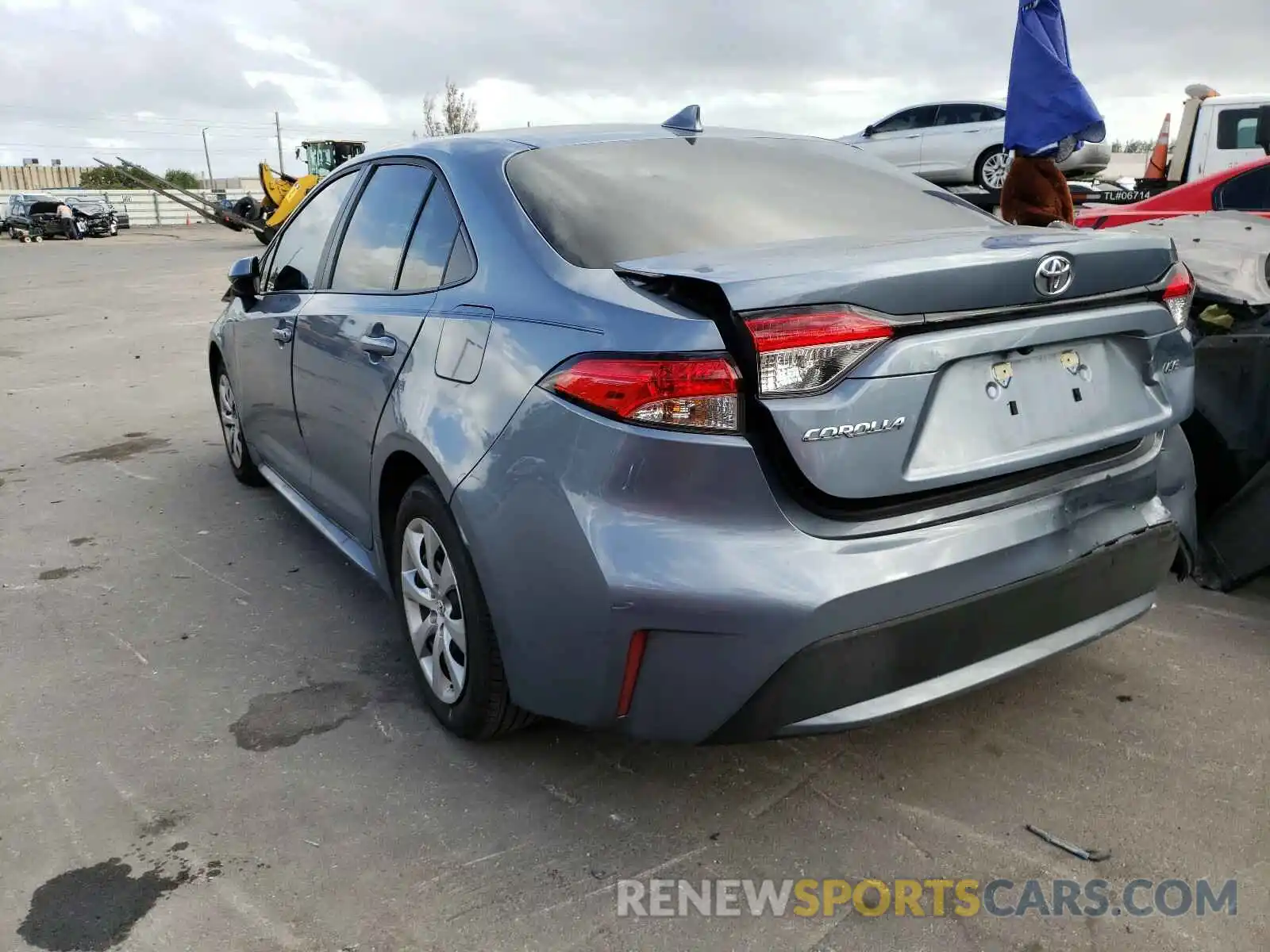 3 Photograph of a damaged car 5YFEPRAE6LP123702 TOYOTA COROLLA 2020