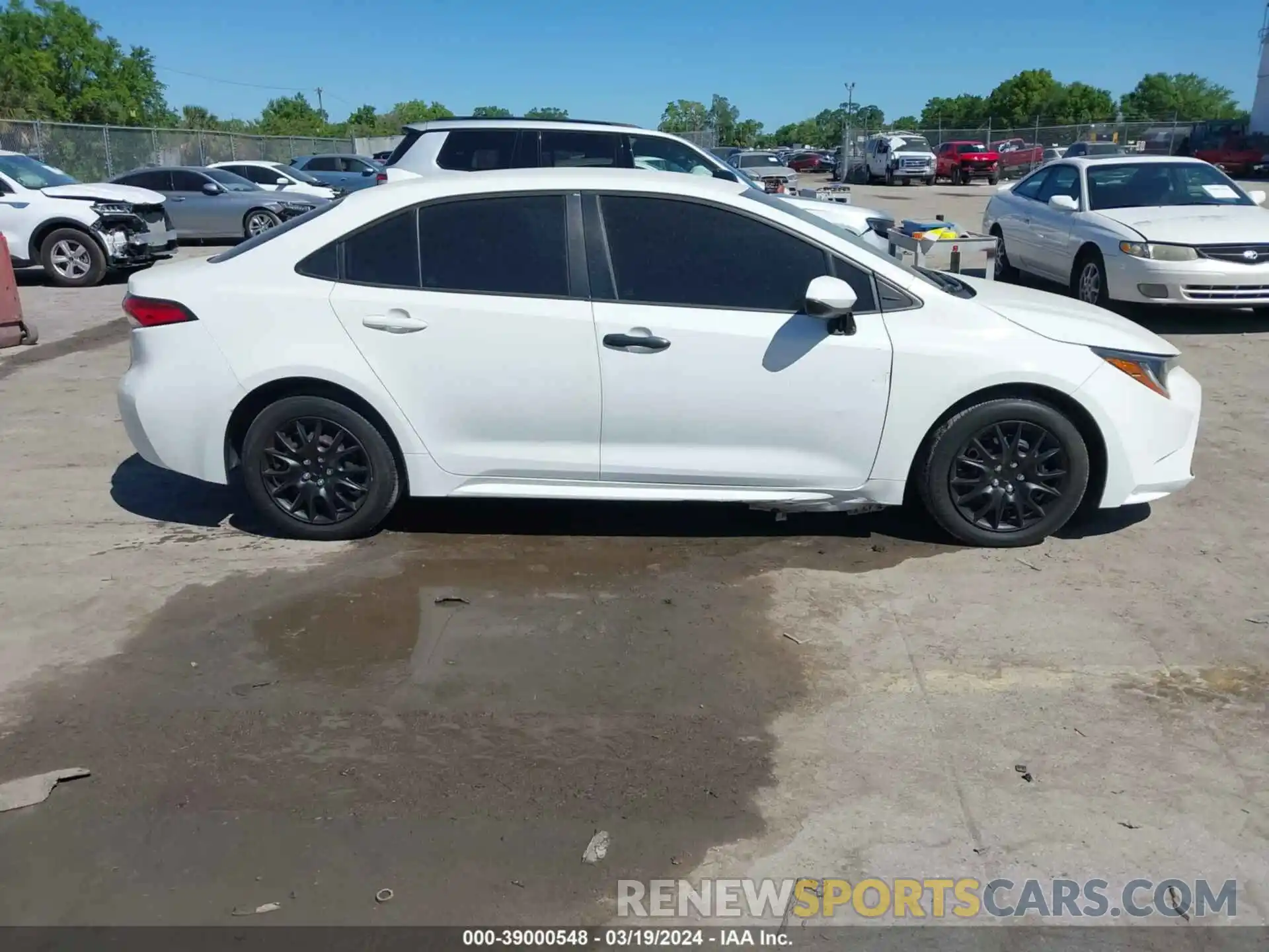 13 Photograph of a damaged car 5YFEPRAE6LP124106 TOYOTA COROLLA 2020