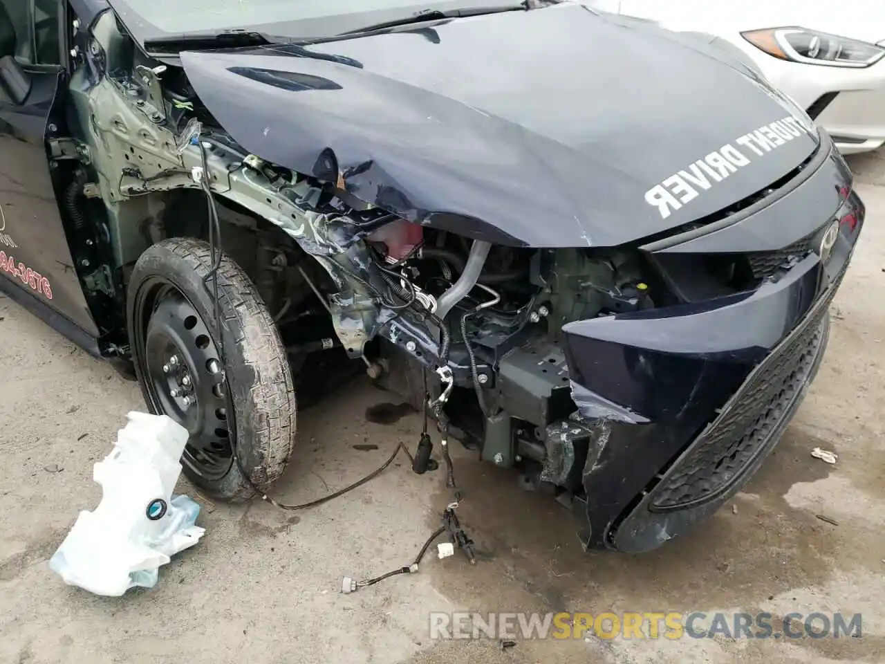 9 Photograph of a damaged car 5YFEPRAE6LP125725 TOYOTA COROLLA 2020