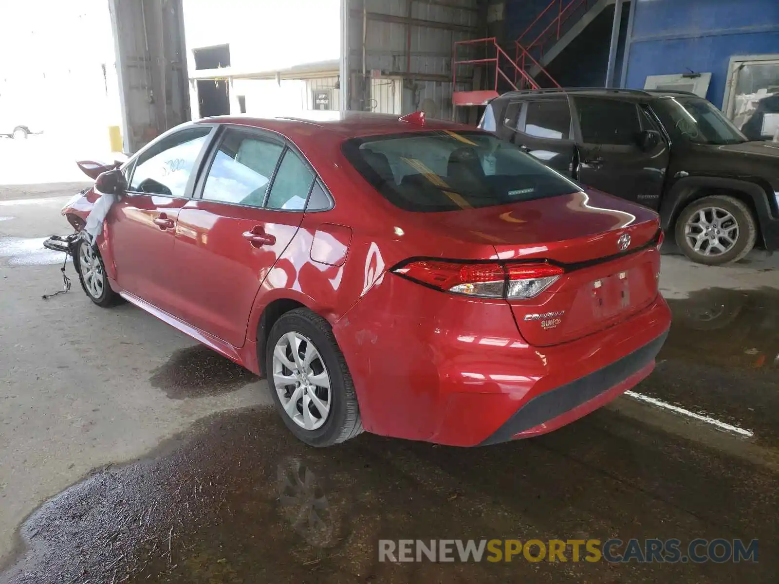 3 Photograph of a damaged car 5YFEPRAE6LP126115 TOYOTA COROLLA 2020