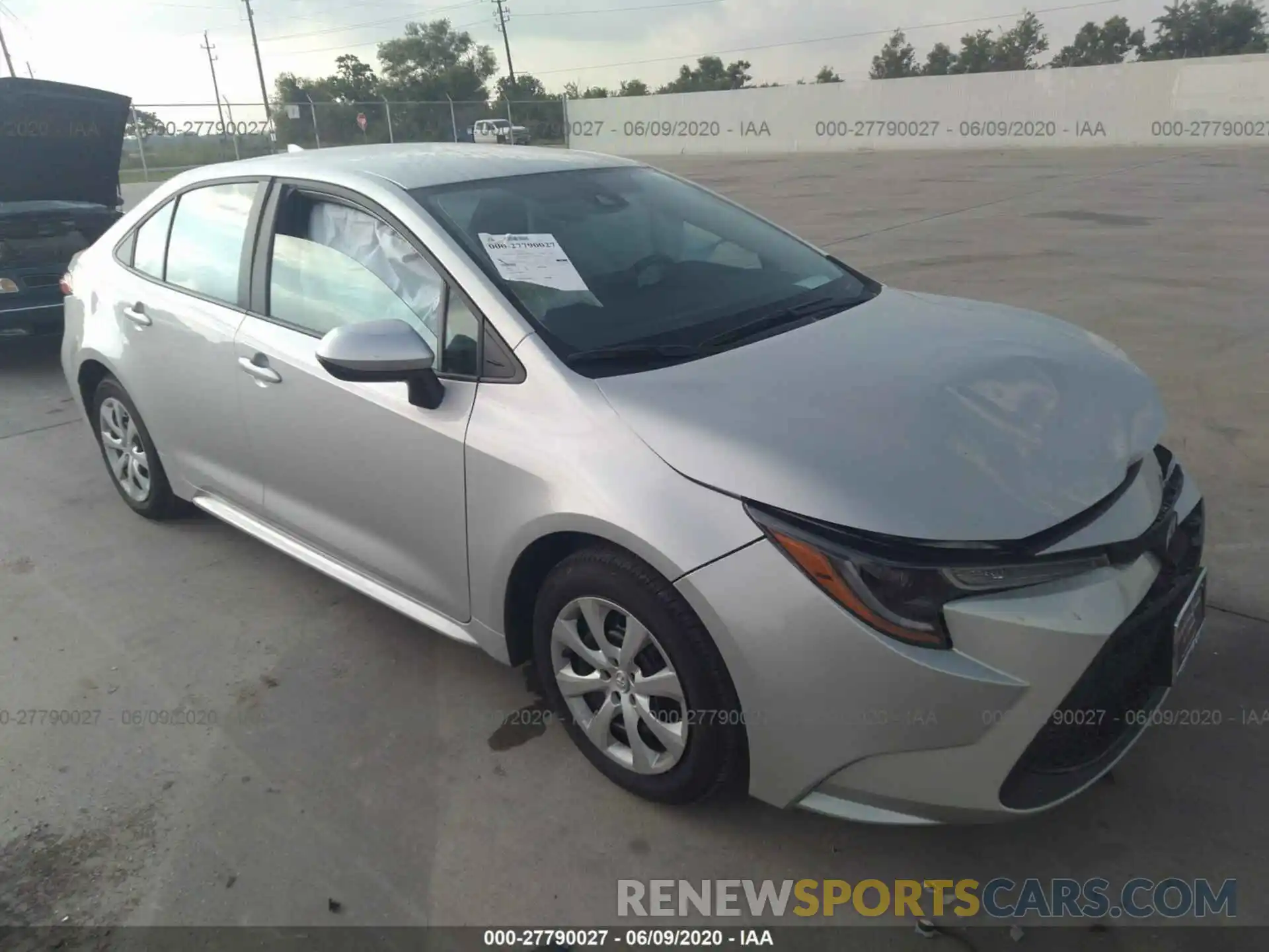 1 Photograph of a damaged car 5YFEPRAE6LP126356 TOYOTA COROLLA 2020