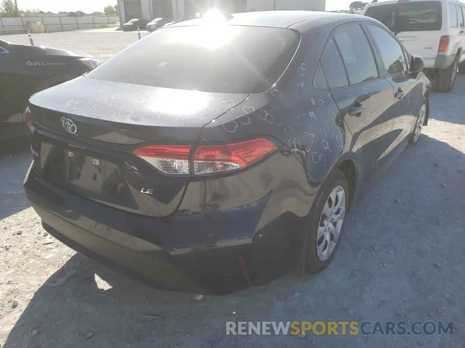 4 Photograph of a damaged car 5YFEPRAE6LP127636 TOYOTA COROLLA 2020