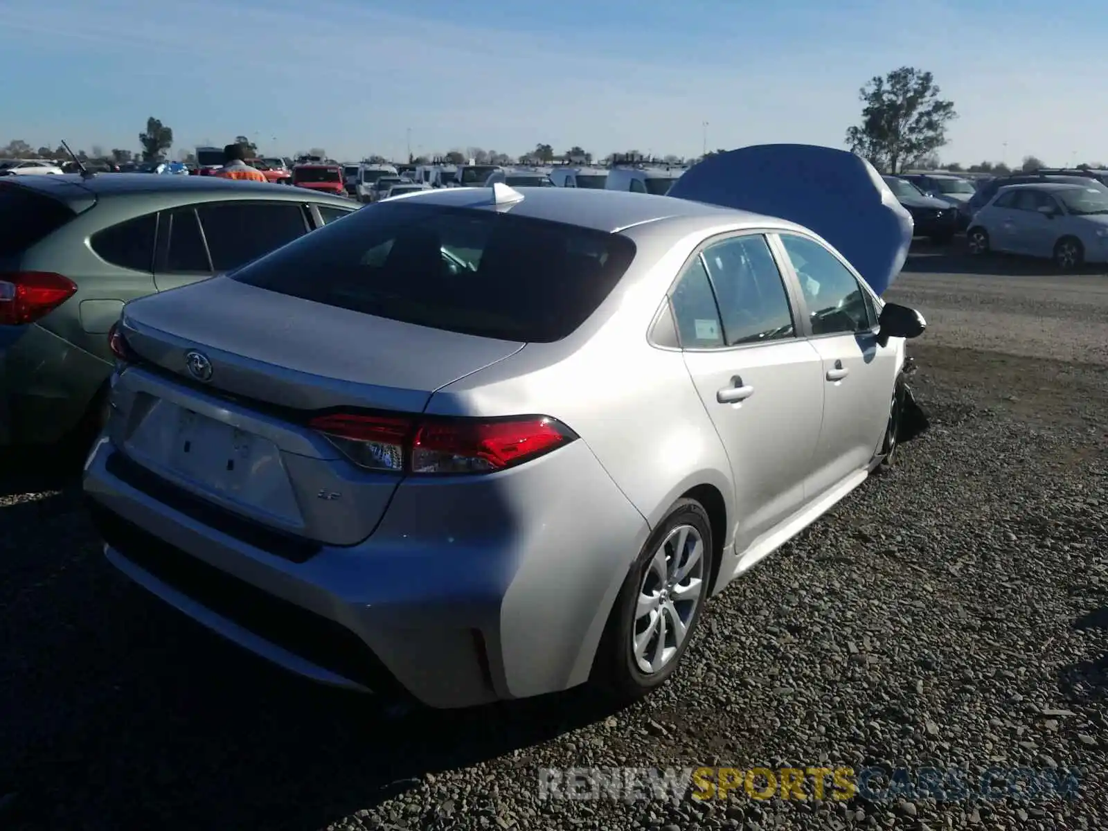 4 Photograph of a damaged car 5YFEPRAE6LP129211 TOYOTA COROLLA 2020