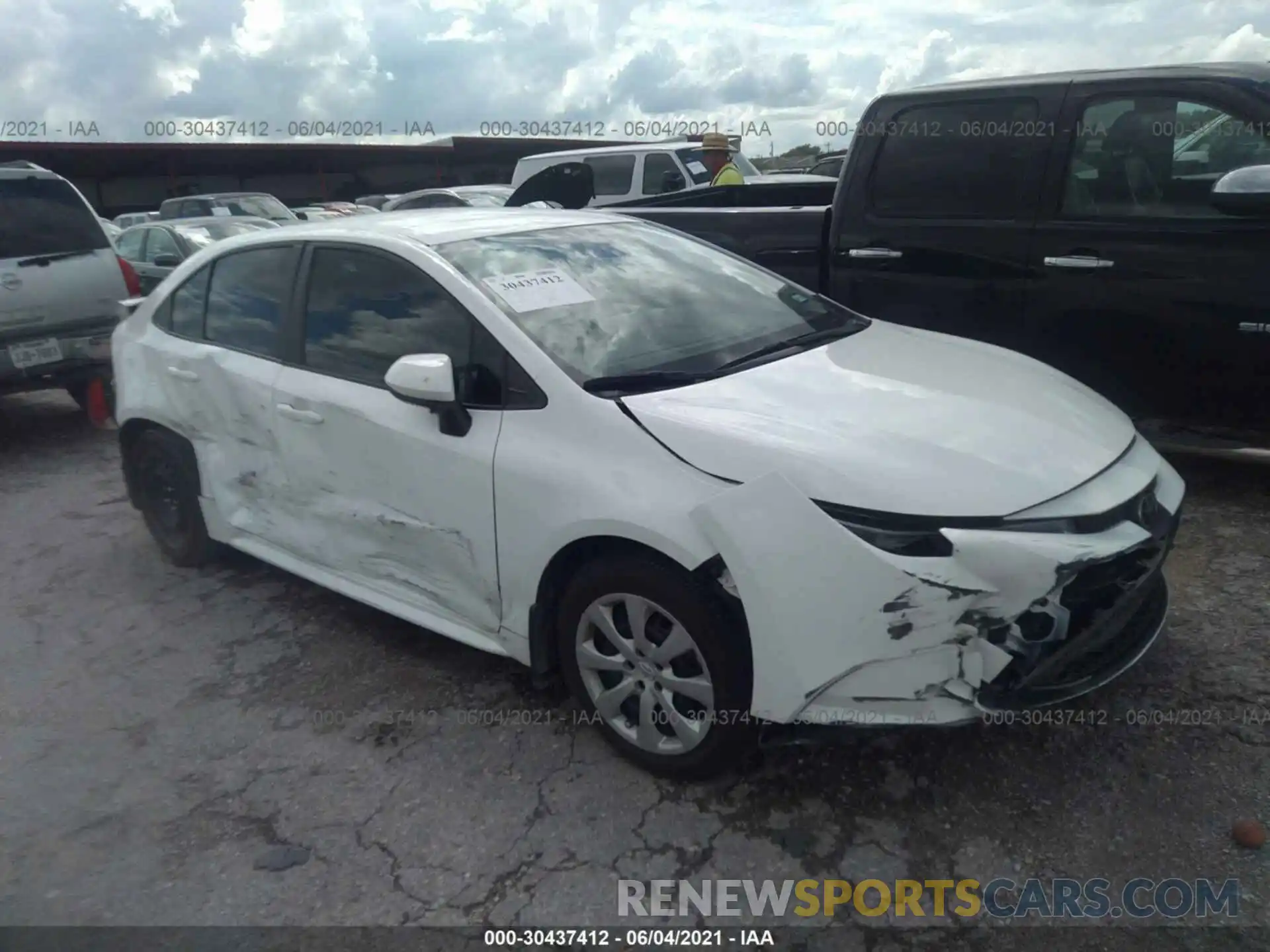 1 Photograph of a damaged car 5YFEPRAE6LP129466 TOYOTA COROLLA 2020