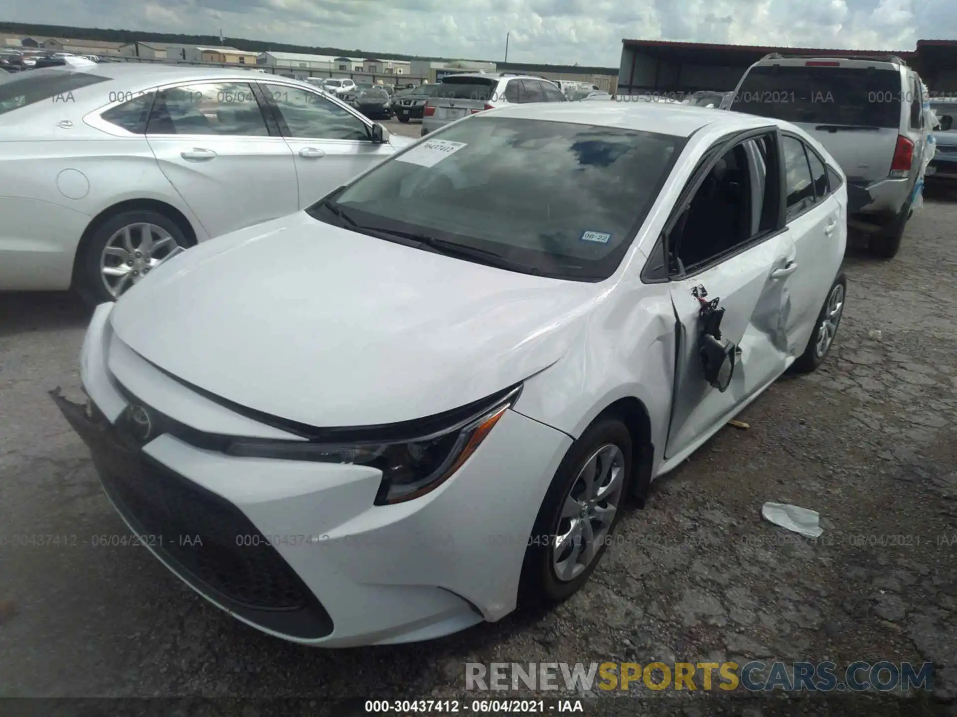 2 Photograph of a damaged car 5YFEPRAE6LP129466 TOYOTA COROLLA 2020