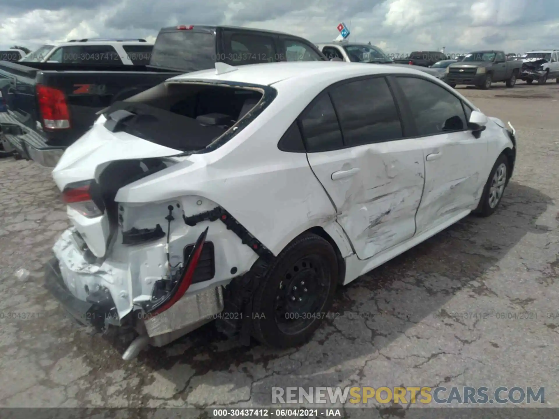 4 Photograph of a damaged car 5YFEPRAE6LP129466 TOYOTA COROLLA 2020