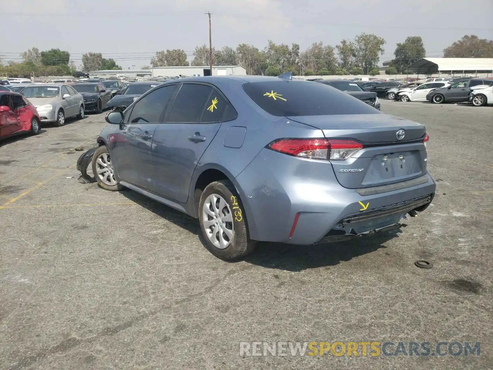 3 Photograph of a damaged car 5YFEPRAE6LP130469 TOYOTA COROLLA 2020