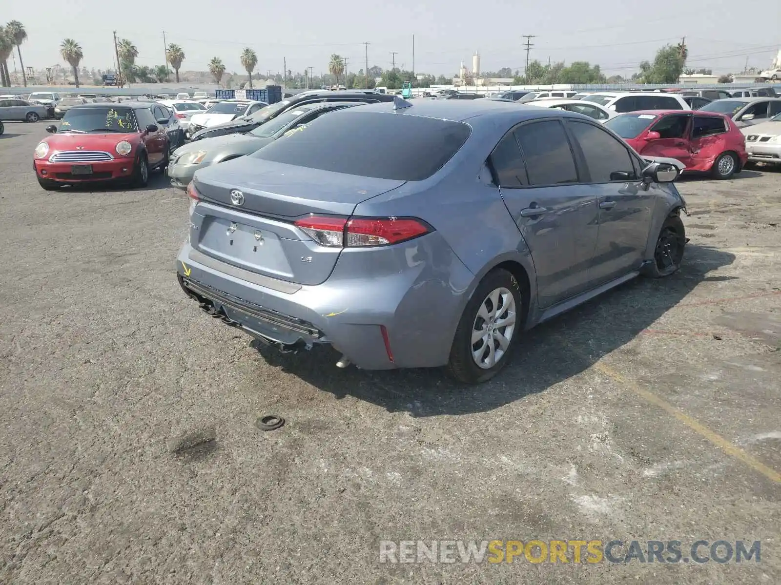 4 Photograph of a damaged car 5YFEPRAE6LP130469 TOYOTA COROLLA 2020