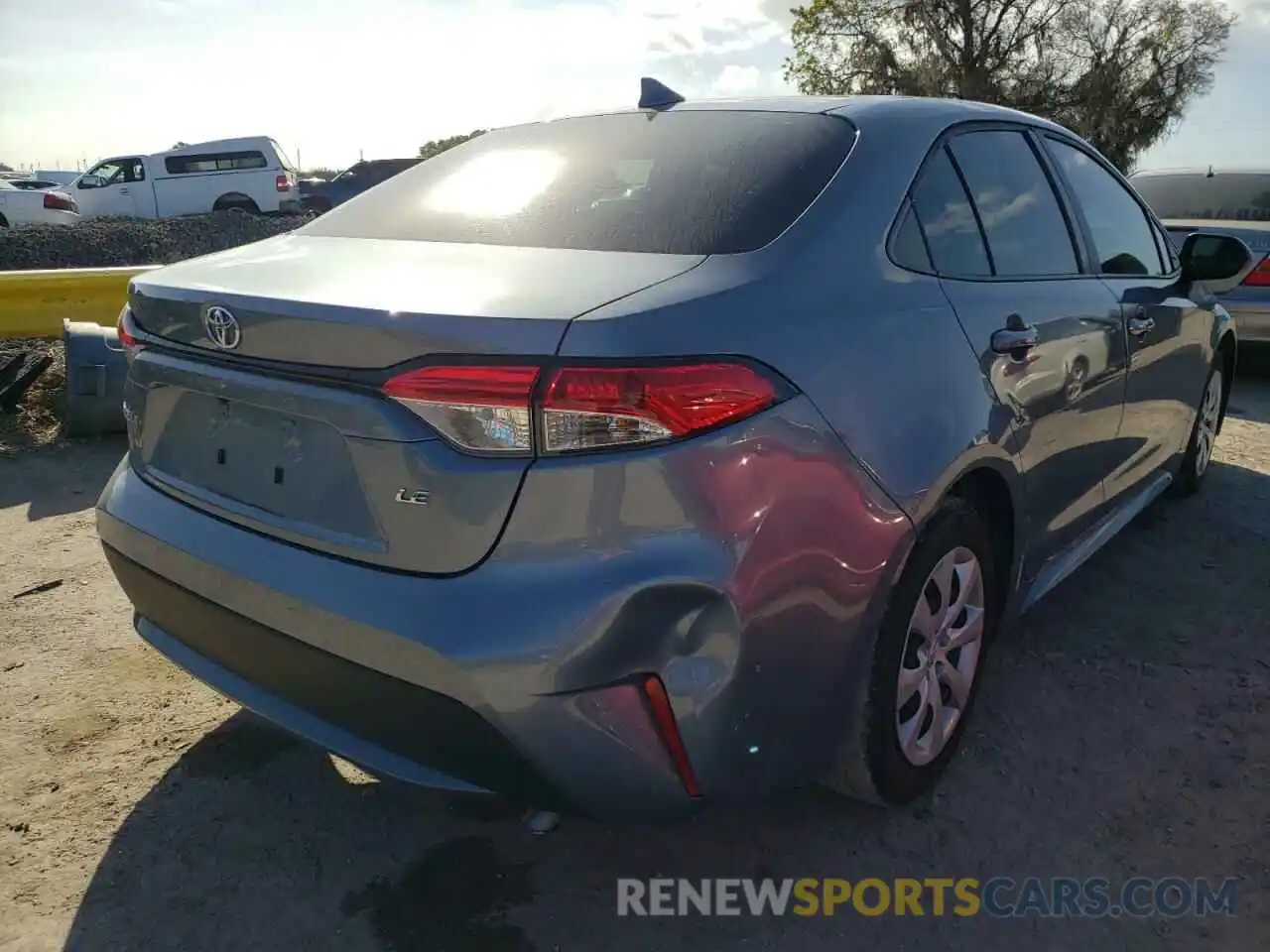 4 Photograph of a damaged car 5YFEPRAE6LP130911 TOYOTA COROLLA 2020