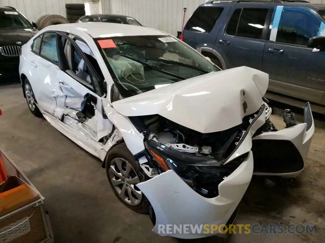 1 Photograph of a damaged car 5YFEPRAE6LP130939 TOYOTA COROLLA 2020