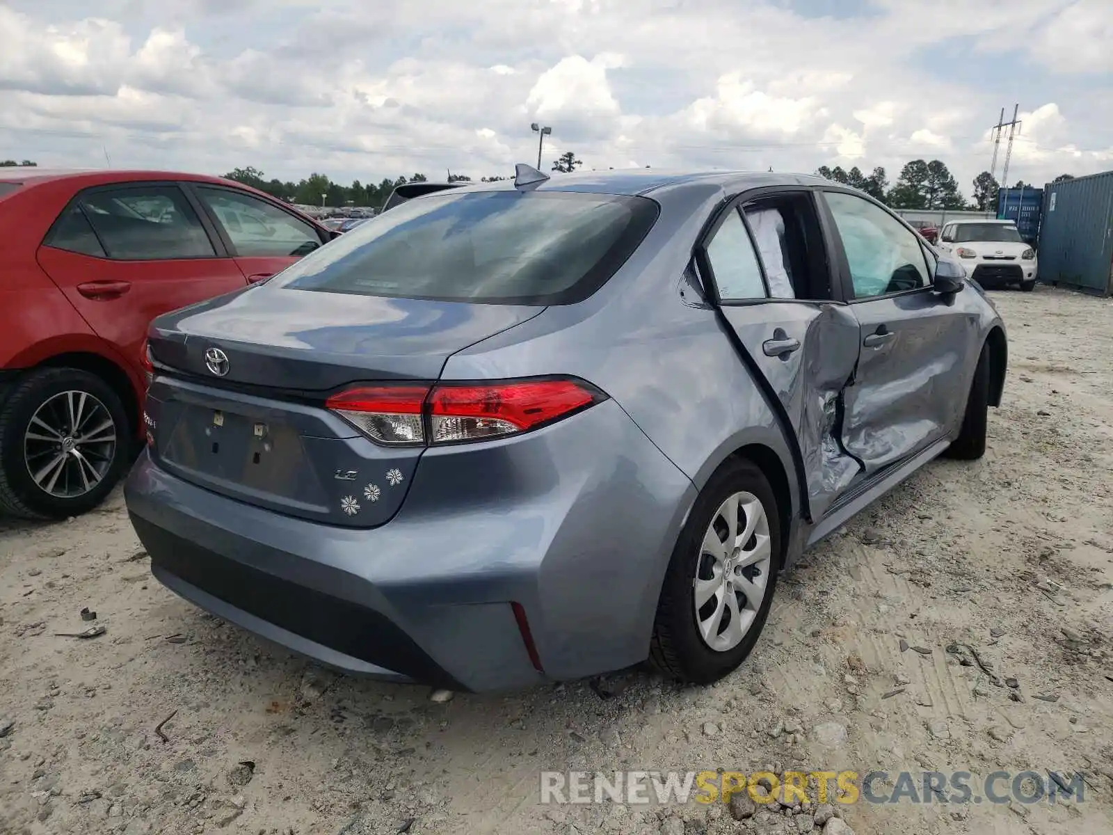 4 Photograph of a damaged car 5YFEPRAE6LP130956 TOYOTA COROLLA 2020